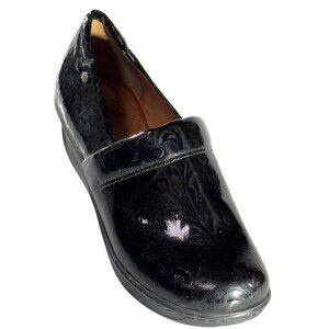 NURTURE Perry Women's Black Leather Clogs Slip-On Shoes  Comfort Soles Size 8.5M